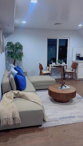 Woodland Hills 1 Bedroom Getaway