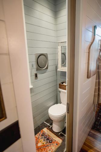The Charlestonian - image 13