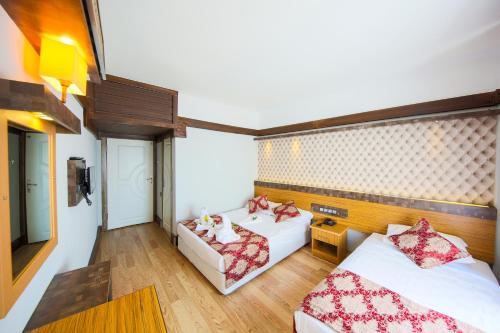 Standard Triple Room image 1