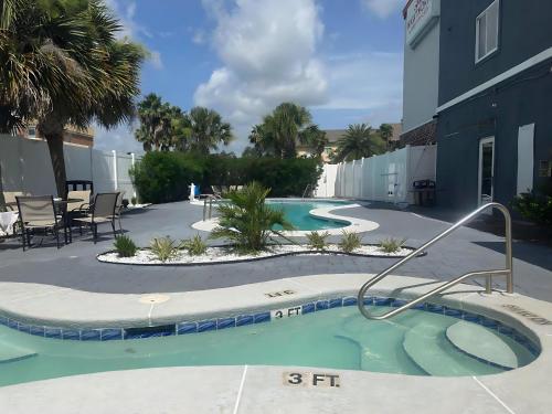 อ่างแช่น้ำร้อน, Wingate by Wyndham Kings Bay Naval Base / I-95 in คิงส์แลนด์ (GA)