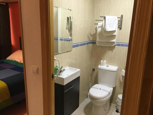 Badkamer, Hostal Tres Cantos in Tres Cantos