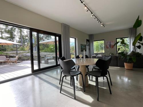 Modern Villa near city with 4 bedrooms, Стокгольм