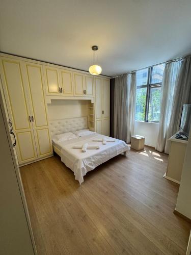 Prime Apartment, Тирана