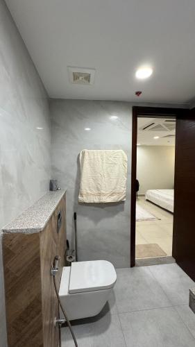 Cozy Studio Apartment - image 3