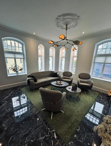 Elegant Three-Bedroom Apartment with Stunning Sea Views - Limited availability - Secure your booking in Alesund