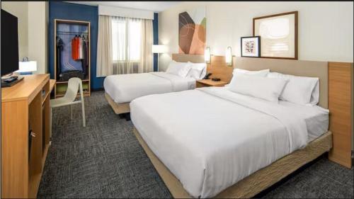 2 queen beds