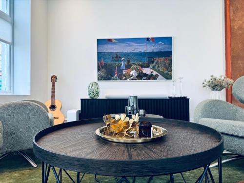 Elegant Three-Bedroom Apartment with Stunning Sea Views - Limited availability - Secure your booking in Alesund