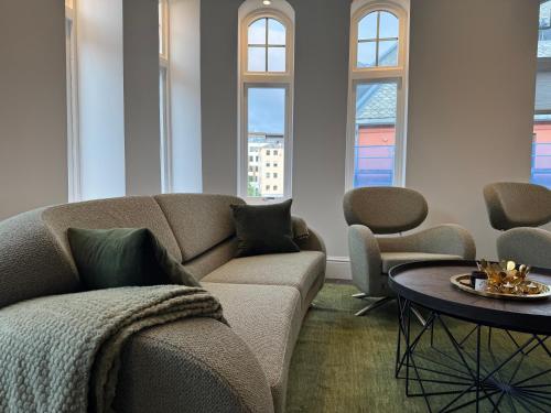Elegant Three-Bedroom Apartment with Stunning Sea Views - Limited availability - Secure your booking in Alesund