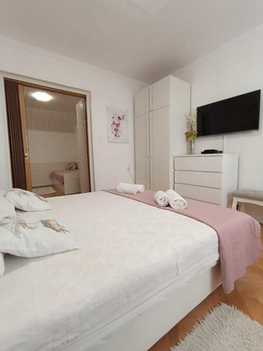 Two-Bedroom Apartment image 3