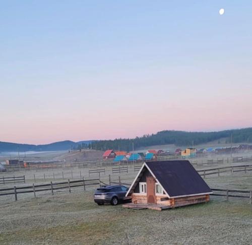 Tsaatan - Small house by the lake