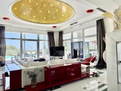Grande Dame Villa - image 7