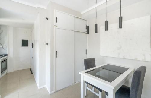 One-Bedroom Apartment image 9