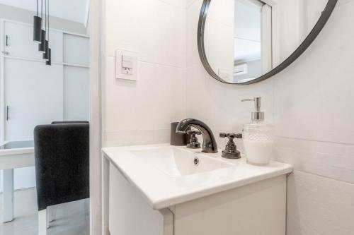 One-Bedroom Apartment image 8