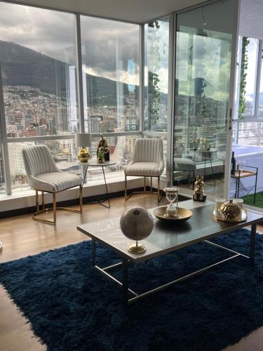 Quito Skyline Suite Panorámica 1303 -Luxury Stay (Quito Skyline Suite Panoramica 1303 -Luxury Stay) in ลา ฟลอเรสตา
