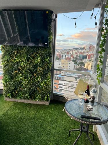 Quito Skyline Suite Panorámica 1303 -Luxury Stay (Quito Skyline Suite Panoramica 1303 -Luxury Stay) in ลา ฟลอเรสตา