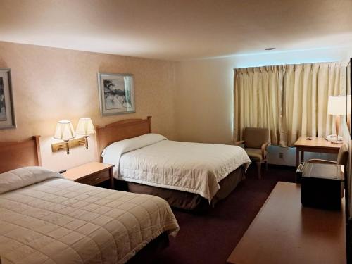 2 queen beds
