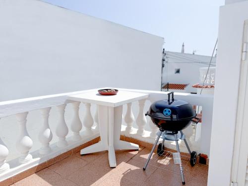 Facilities, Riverside 3 Bdr Apartment with River View near Portimao in Estombar