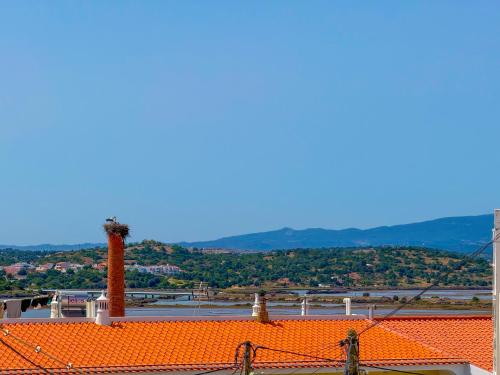 View, Riverside 3 Bdr Apartment with River View near Portimao in Estombar