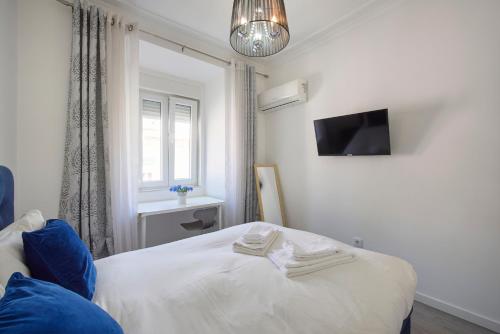 New 3 bedroom flat with river on sight @Alameda 5
