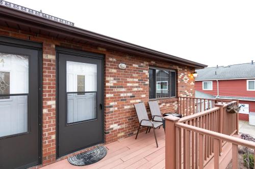 Modern Condo Central Huron Boat Basin Area in ヒューロン（OH）