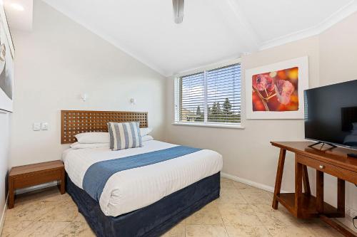 Collections Two-Bedroom Deluxe Apartment image 10