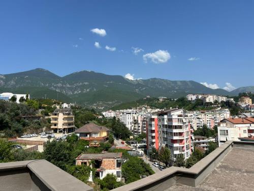 ระเบียง/ชานเรือน, Studio Aprtment UrbanNest in อาลี เดมี