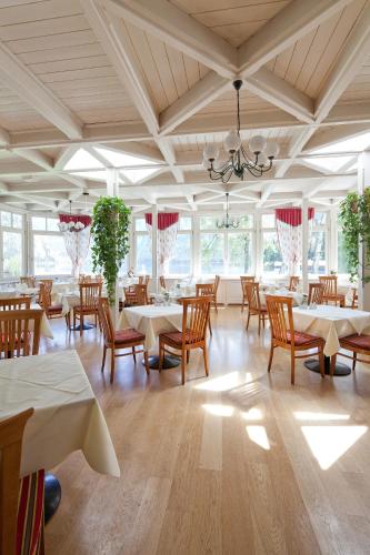 Romantik Hotel Seevilla - image 7