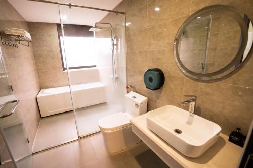 Kim Thanh Hotel, Tam Duong - Near The Golf Panaroma, Tam Dao  - 화장실