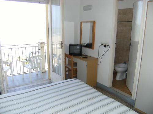 Double Room with Sea View room in Hotel Capitol