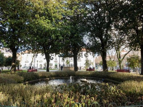 Charming 2-Bedroom Apartment in Porto