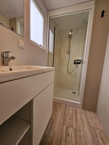 Tiny house 6A - voor Expats Ondernemers Particulieren min 7 Nachten in Galmaarden