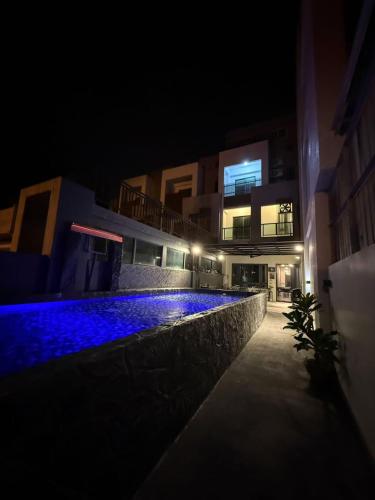 5 bedrooms, 7 beds