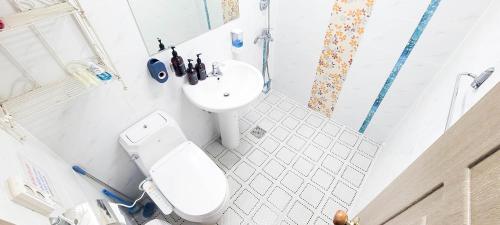 room detail thumbnail 2