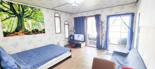 room detail thumbnail 0