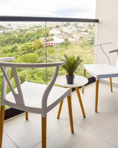 Balcony/terrace, Gaia Retreat - Nucleo Sabana in Merced