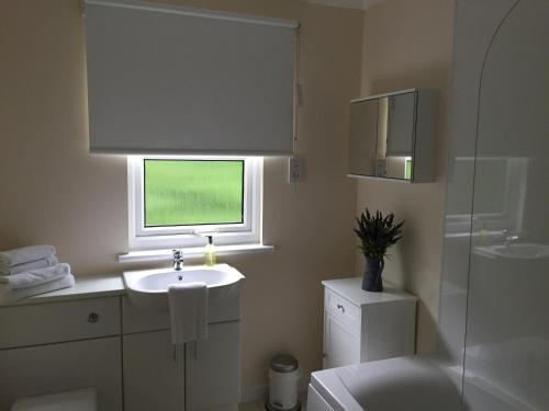 Bruce's Cottage - image 6