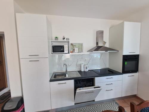 Villa Luna Sevid-Apartman 2 in 舍維