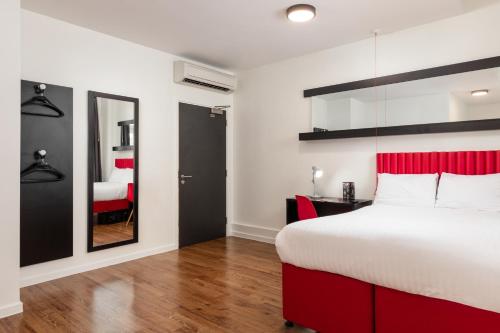 Tune Hotel Liverpool - image 12