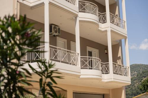 My Nafpaktos Resort - Εύηνος Ποταμός