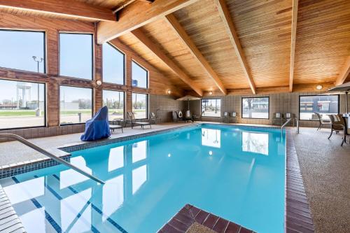 Swimming pool, AmericInn by Wyndham Crookston U of M Crookston in Crookston (MN)