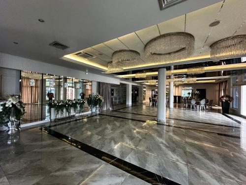 Létesítmények, Grand Master Hotel in Dés