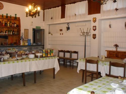 餐廳, 阿爾卡米尼托酒店 (Al Caminetto) in 奧斯塔