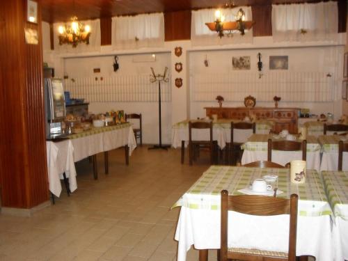 餐廳, 阿爾卡米尼托酒店 (Al Caminetto) in 奧斯塔