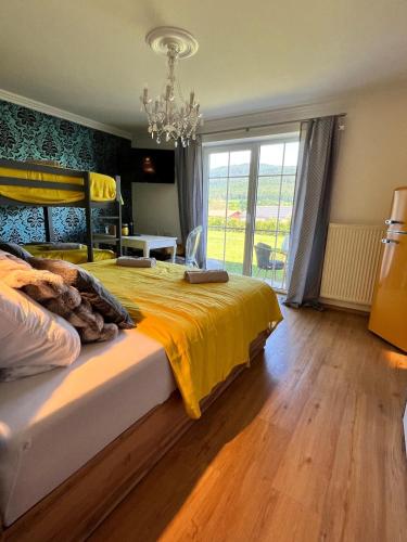 Közös társalgó / TV, Ferienwohnung Chalet Bayrischer Wald in Villa Terrasse Bergblick Ski Sauna Arber Osser mit Hund bis  in Hohenwarth