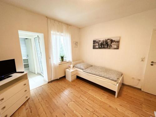 Work & Stay Apartment in Troisdorf in Тройдорф