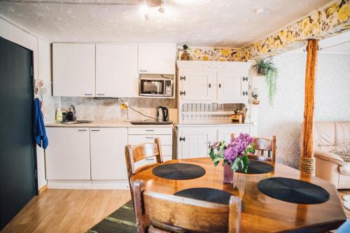 Kitchen, Tuka Talu ,Soomaa piirkonnas, Parnumaa in Parnumaa