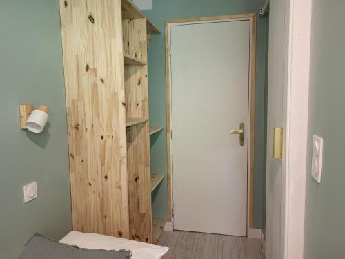 2 twin beds