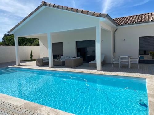 Kert, Les Crechois in Crêches-sur-Saône