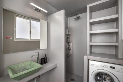 Grand Haven - New Renovated Spacious Apts in Prime Location, Athens (photo 7)