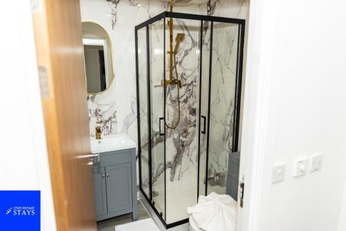 2ndHomeStays-Digbeth-B12 I Large Stylish 2-Bed Apartment I Ensuite I Sleeps 6 I Free Parking & WiFi I Perfect for Work Stays, Relocations & Holiday I Near Birmingham Project Sites & Attractions, Birmingham (fotografie 8)